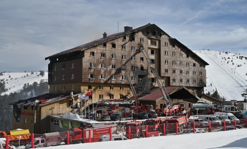 Единайсет доживотни присъди за пожара със 78 жертви в хотел в Турция