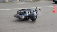 Моторист е с опасност за живота след ПТП в Шуменско