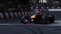 В кадър: Центърът на София "пламна" в духа на F1