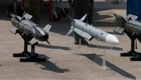 Сблъсъкът на новите технологии: Защо Великобритания заменя успешните ракети "Метеор"?