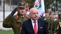 Мадяр променя конституцията, за да свали президента Шуйок