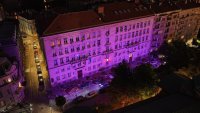 На 15 ноември знакови сгради в България ще светнат в лилаво за недоносените деца