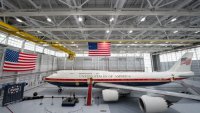 Тръмп показа новият Air Force One, дарен от Катар ВИДЕО