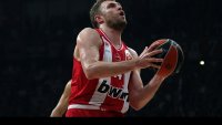 Везенков и "Олимпиакос" с убедителна победа в Евролигата