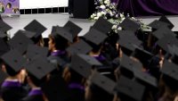 Национален протест на младите медици "Бъдеще в България" се провежда пред сградата на МЗ