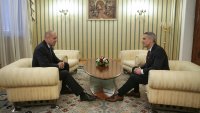 Гюров предаде властта на Радев, както и доклади на отделните министерства 