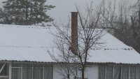 Сняг в Перник и Радомир, студ застрашава овошките СНИМКИ/ВИДЕО