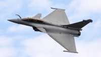 Франция тества ядрена ракета от изтребител Rafale