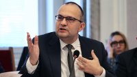 Дистанционна работа, пестене... ДБ с 11 мерки за пазара на горива