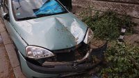 Мощна буря в голяма част в страната, на места с градушка