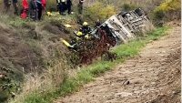 Трима са загинали, а 35-ма са ранени при автобусна катастрофа в Сърбия