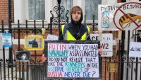 Руски дисидент се самоуби, след като Великобритания му отказа убежище