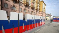 Параноя, натиск и несигурност: Западните посланици разказват за живота в Москва