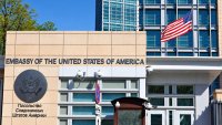 Посолството на САЩ предупреди американците за опасност от чума в Русия