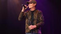 Вокалистът на 3 Doors Down разкри, че е с рак в четвърти стадий
