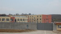  12 мигранти избягаха от центъра в Пъстрогор, двама все още се издирват