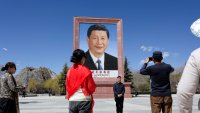 Си Дзинпин пристигна на едва второто си посещение в Тибет