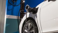 Plug-in хибридните автомобили замърсяват 5 пъти повече, отколкото се предполагаше