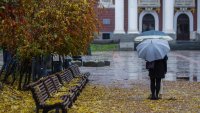 Времето утре: Облачно, на много места ще вали