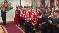 Гергьовско чудо в Гербовата зала: Гвардейци се сгодиха пред погледа на президента 