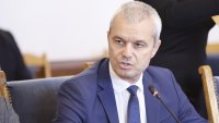 Костадинов: Президентът още днес да внесе пак искането си за референдум