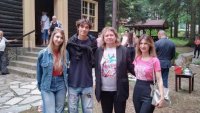 Киселова: Курортите в България трябва да са привлекателни през цялата година