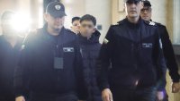 15-годишното момче, наръгало свой връстник в мола, остава в ареста