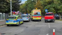 Жена е убита, а двама души ранени при нападение от 15-годишно момче в Полша