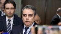 Асен Василев заведе дело срещу Пламенка Димитрова