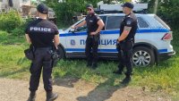 21-годишен чужденец, превозващ мигранти, се заби в полицейска патрулка
