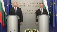Гюров към Радев: Оставяме една изправена държава 