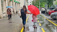 Слънчево начало на деня, следобед гръмотевични бури и градушки 