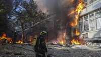 Ракети и дронове удариха Киев през нощта, избухнаха пожари