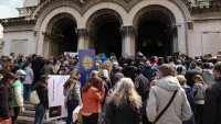 Хиляди софиянци подкрепиха въвеждането на "Добродетели и религии" с шествие в столицата