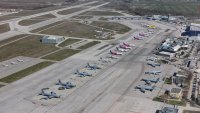 Комисията по отбрана одобри 8 US самолети да кацнат в авиобаза "Безмер"