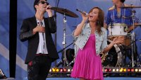 Деми Ловато и Джо Джонас се събраха, за да изпълнят песни от Camp Rock