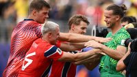 Вратарят герой за Норвегия е безработен