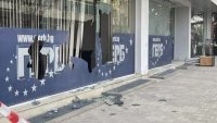 Мъж разби с брадва офиса на ГЕРБ в Добрич