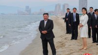 Северна Корея открива плажен ризорт, Ким Чен Ун се насочва към туризма СНИМКИ