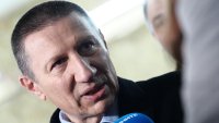Ще си тръгне ли Сарафов от поста, коментират експертите 