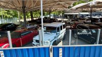 В кадър: Започва принудително премахване на чадъри от автокъща в Борисовата градина
