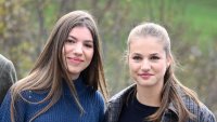 Принцеса Леонор и инфанта София показаха моден вкус на прием в двореца в Палма де Майорка