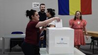 Първи екзитпол в Румъния: Дан получава 54,9% на президентския балотаж