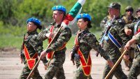 Без военна техника на парада за 6 май, вижте СНИМКИ от репетицията 
