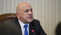 ГЕРБ няма да се лепва за управляващите, Дончев с позиция за охраната на Пеевски