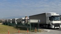 Заради жегата ограничават движението на камиони в страната