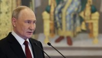 Путин превръща класните стаи на осми клас в тренировъчни полигони за армията