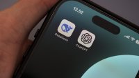 Опасност на хоризонта: Хакнати AI чатботове заплашват да направят опасни знания леснодостъпни