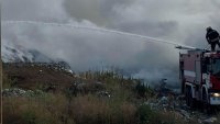 Голям пожар в сухи треви гори край Първомай