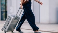 Арестуваха жена с дете в куфара си за път